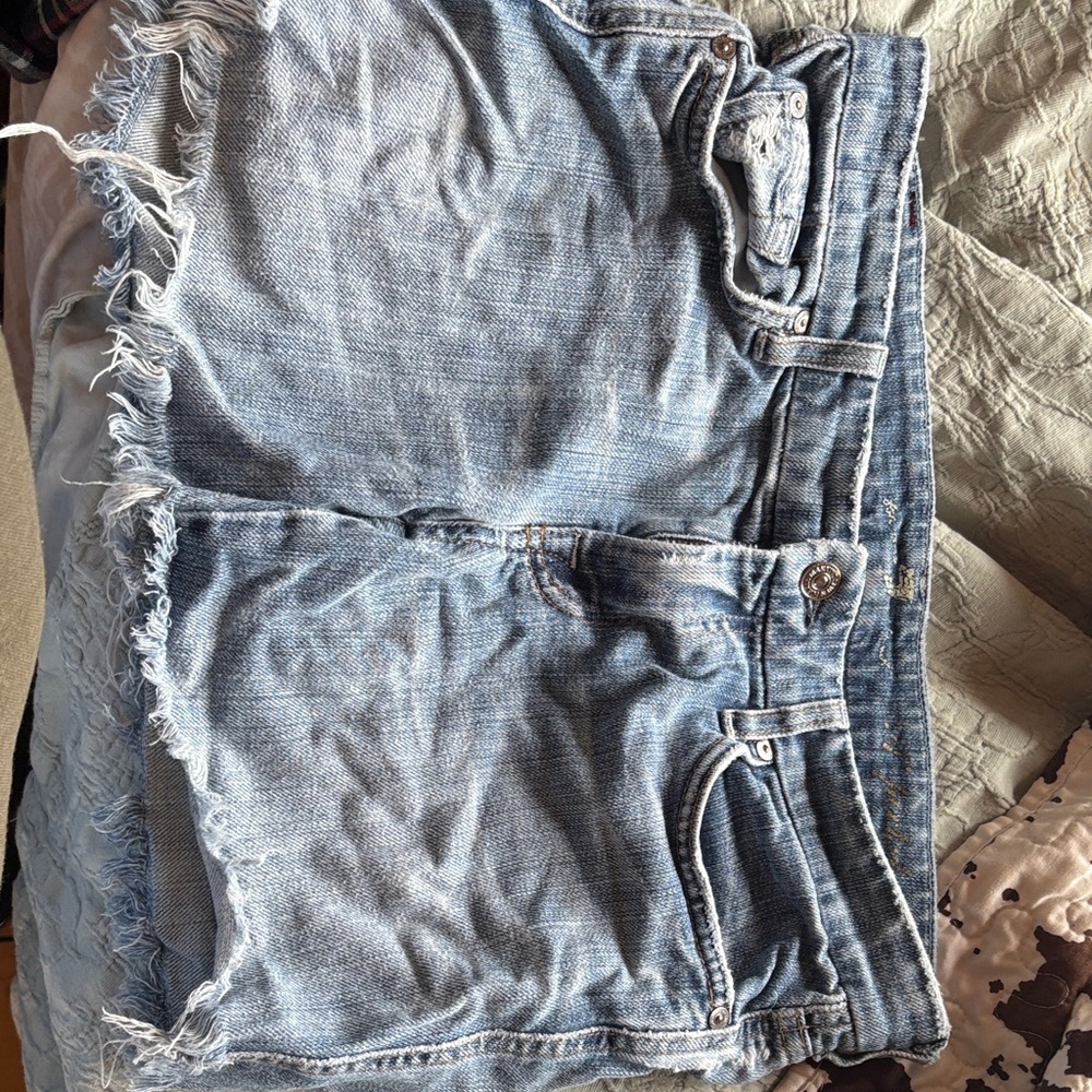 7 FAMK shorts